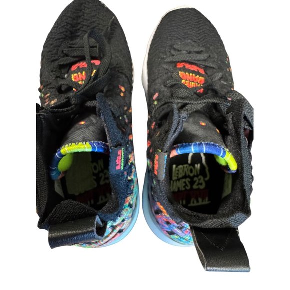 Nike Lebron 17 Multicolor Gradient Knit Basketball Shoes US‎ 5.5Y - Picture 15 of 16